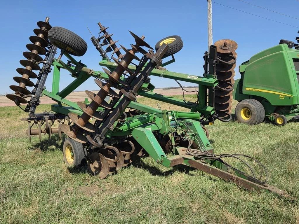 John Deere 635 Equipment Image0