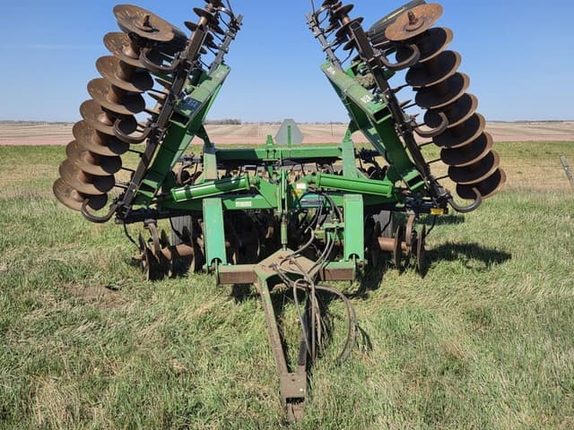 Image of John Deere 635 equipment image 1