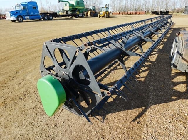 Image of John Deere 635 equipment image 4