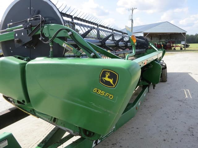 Image of John Deere 635FD equipment image 1