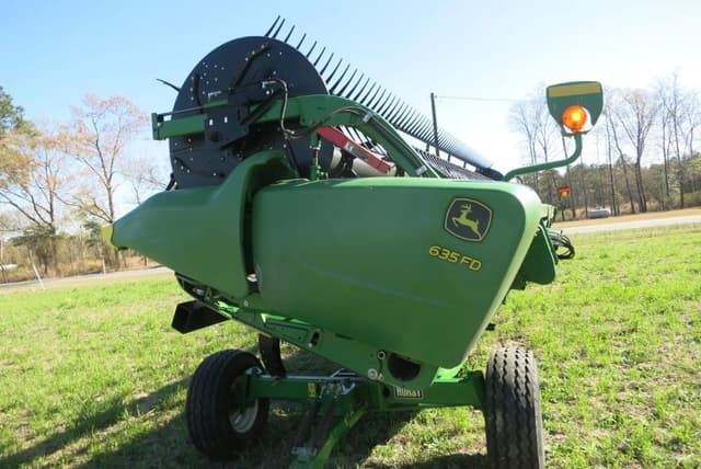 Image of John Deere 635FD equipment image 1