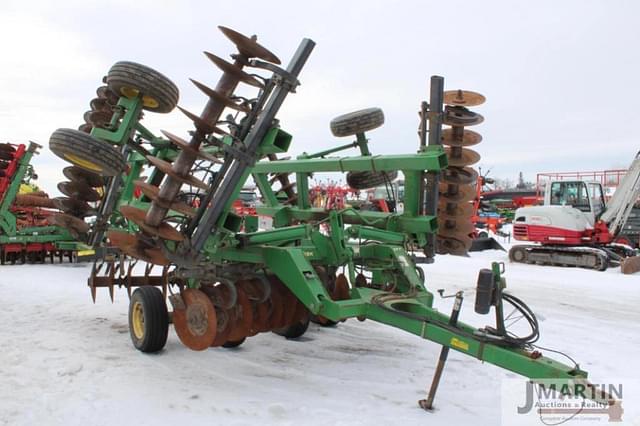 Image of John Deere 637 equipment image 1