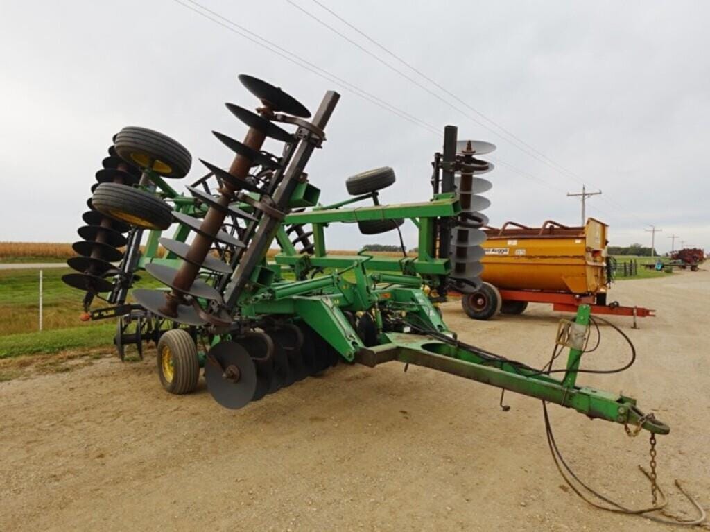 Main image John Deere 637