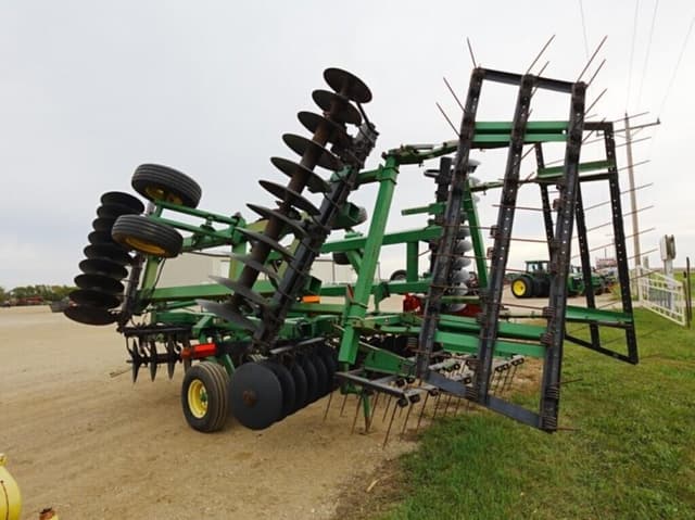 Image of John Deere 637 equipment image 3