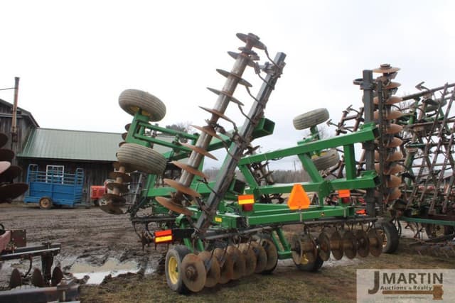 Image of John Deere 637 equipment image 3