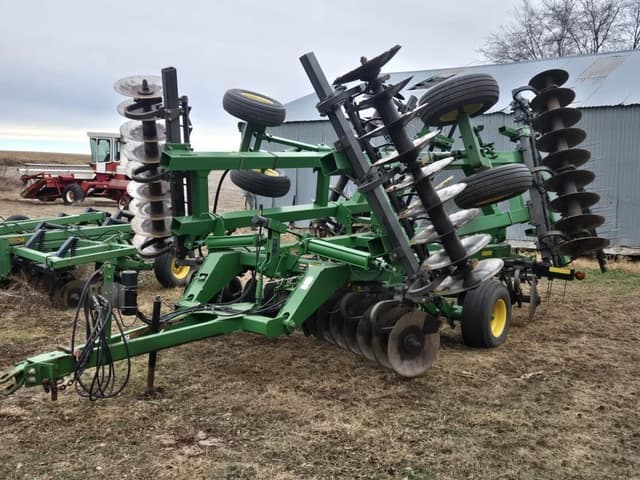 Image of John Deere 637 equipment image 2