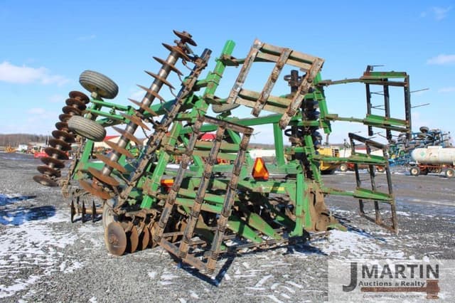 Image of John Deere 637 equipment image 3