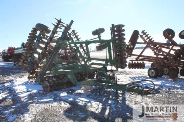 Image of John Deere 637 equipment image 1