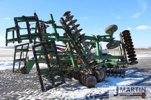 Image of John Deere 637 equipment image 2