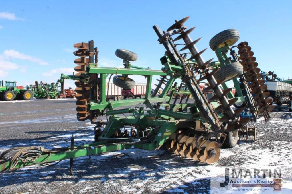 John Deere 637 Equipment Image0