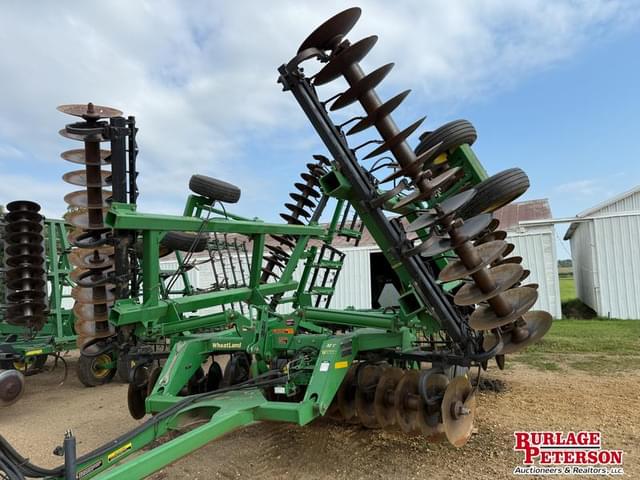 Image of John Deere 637 equipment image 2