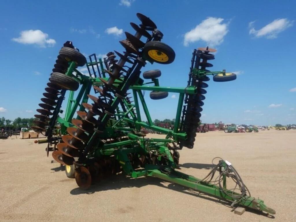 Image of John Deere 637 Primary image