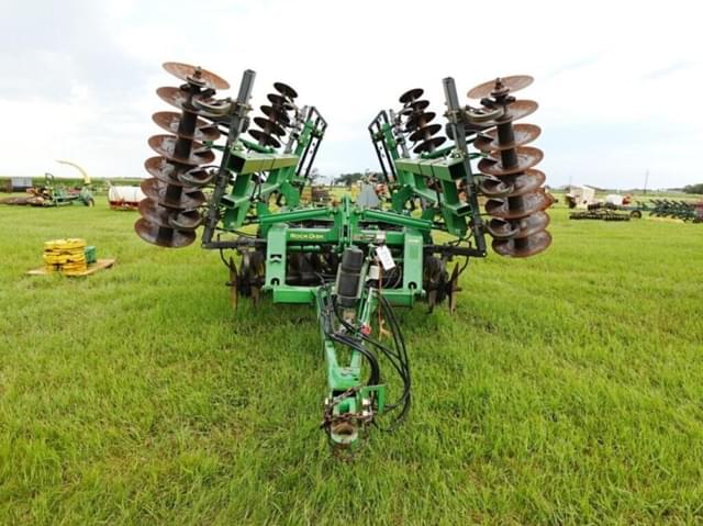 Image of John Deere 637 equipment image 1