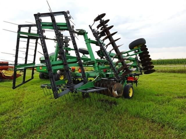 Image of John Deere 637 equipment image 3