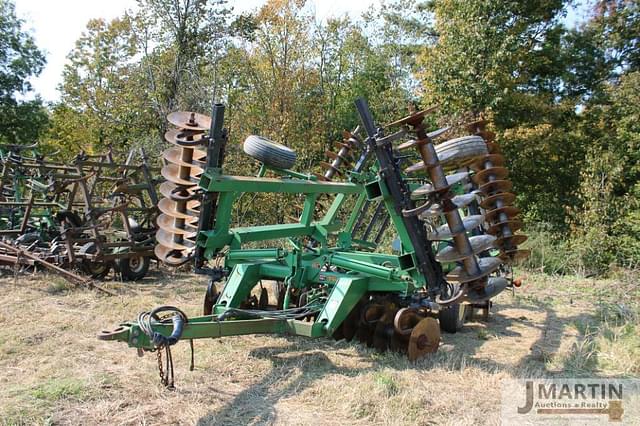 Image of John Deere 637 equipment image 1