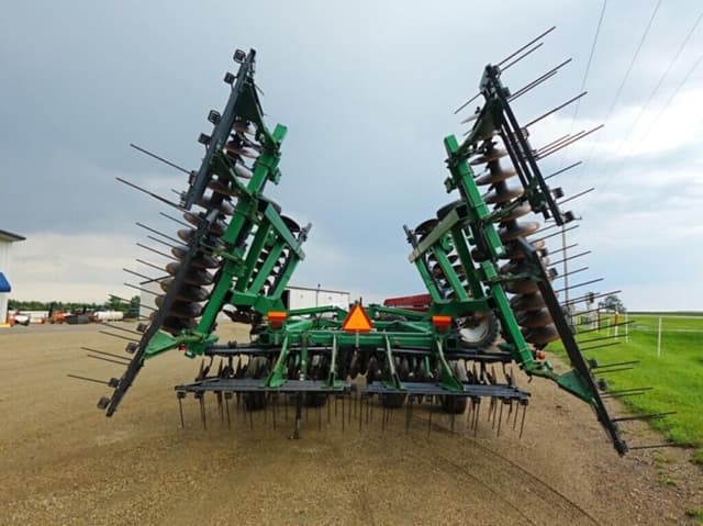 Image of John Deere 637 equipment image 3