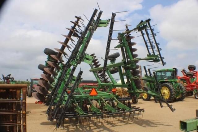 Image of John Deere 637 equipment image 3