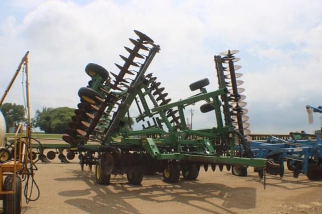 Image of John Deere 637 equipment image 1