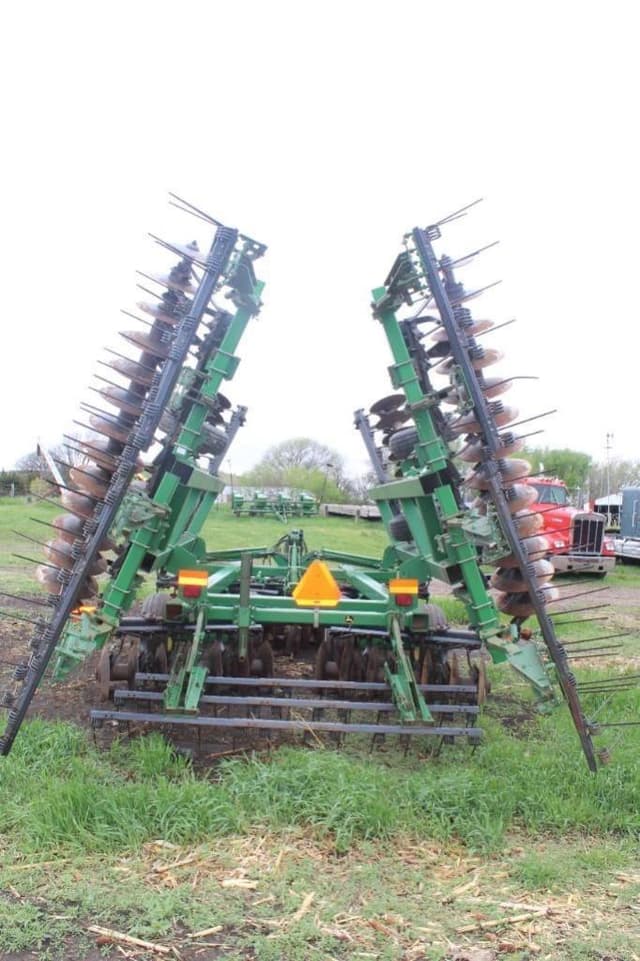 Image of John Deere 637 equipment image 3