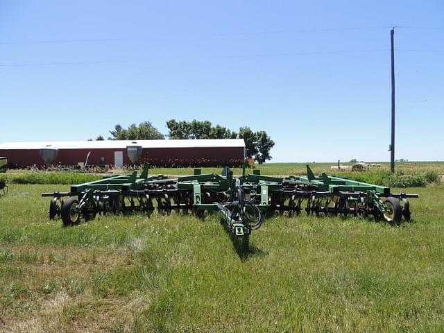 Image of John Deere 637 equipment image 1