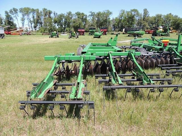 Image of John Deere 637 equipment image 4