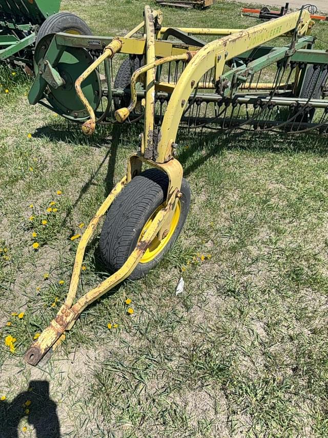 Image of John Deere 640 equipment image 2
