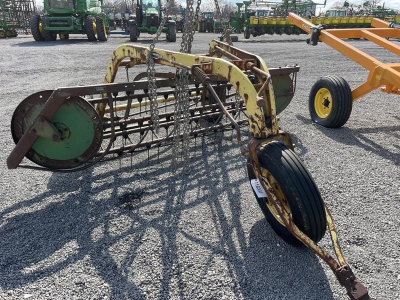 John Deere 640 Equipment Image0