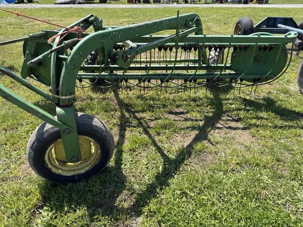 John Deere 640 Equipment Image0