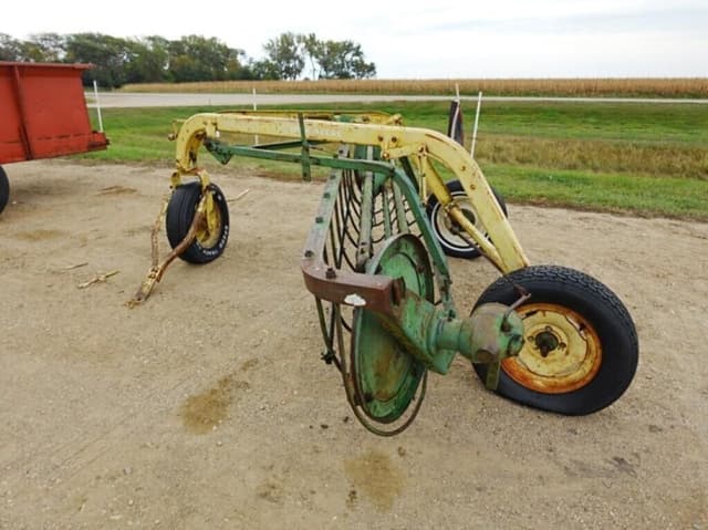 Image of John Deere 640 equipment image 1