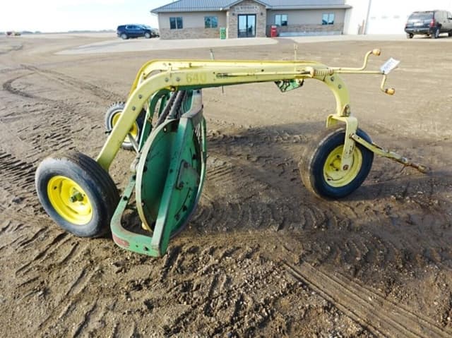 Image of John Deere 640 equipment image 1