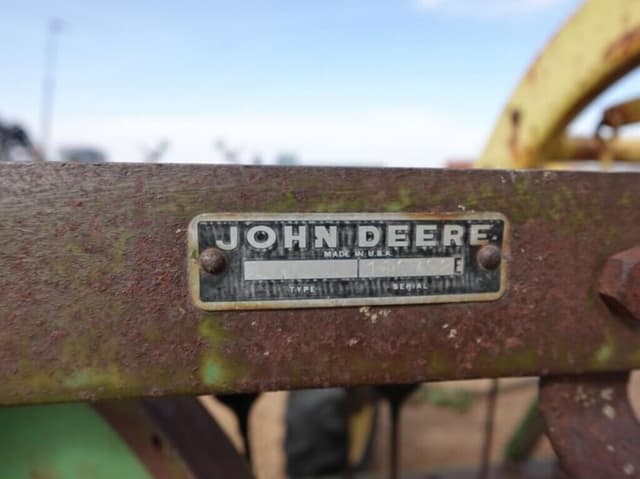 Image of John Deere 640 equipment image 4