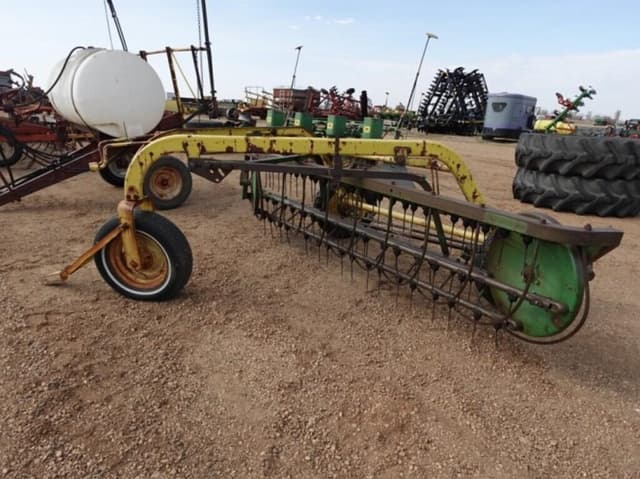 Image of John Deere 640 equipment image 1