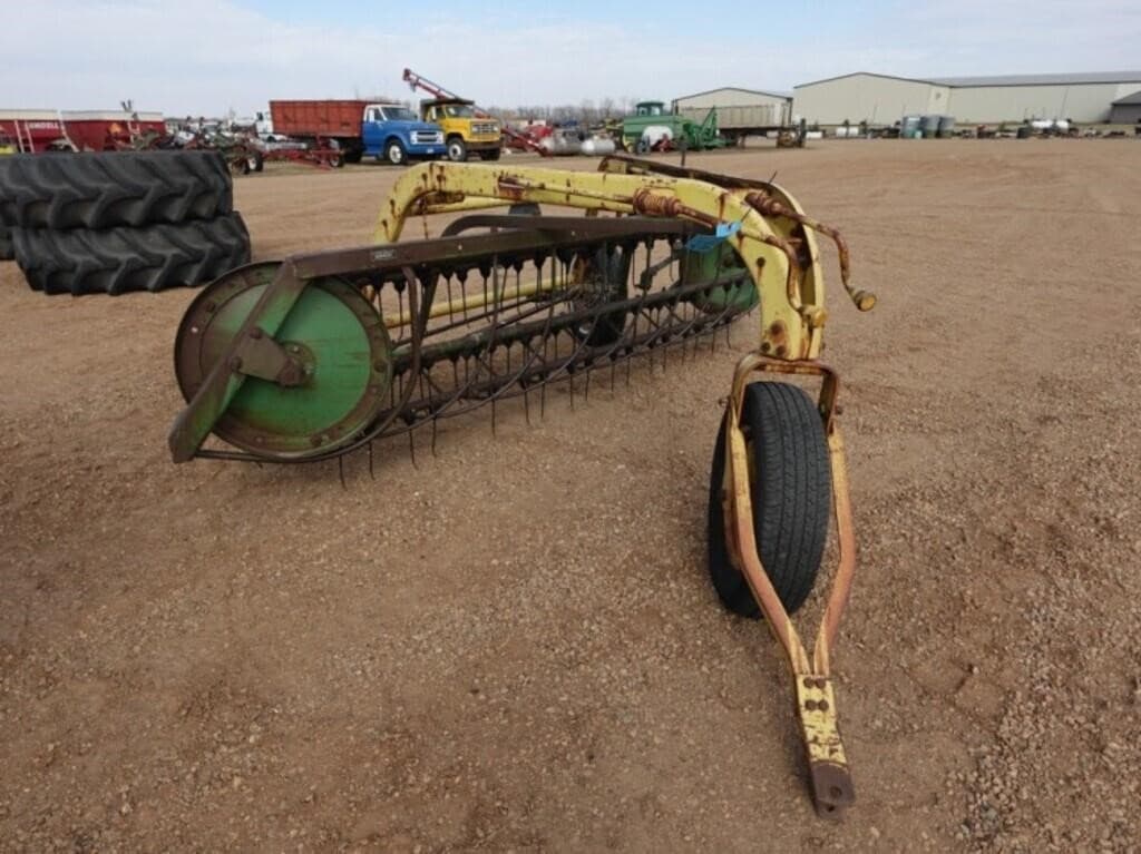 Image of John Deere 640 Primary image