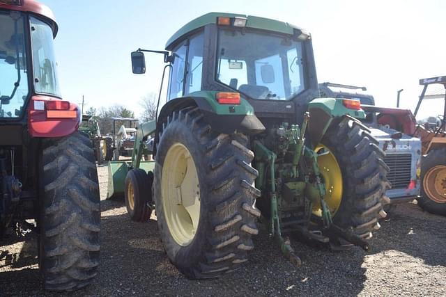 Image of John Deere 6400 equipment image 1