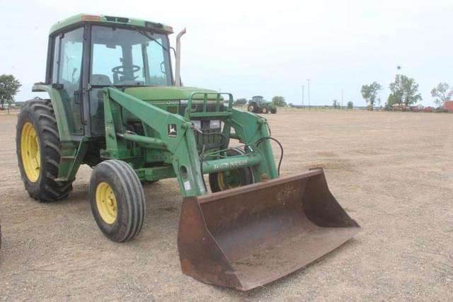Image of John Deere 6400 equipment image 3
