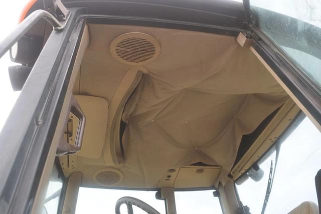 Image of John Deere 6420 equipment image 4