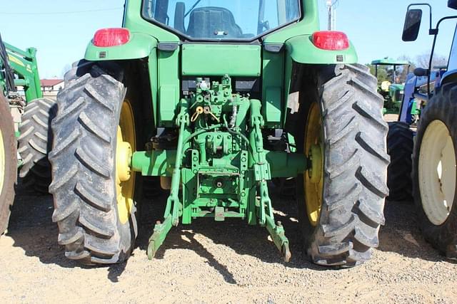 Image of John Deere 6420 equipment image 4