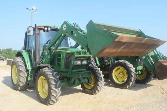 Image of John Deere 6420 equipment image 4