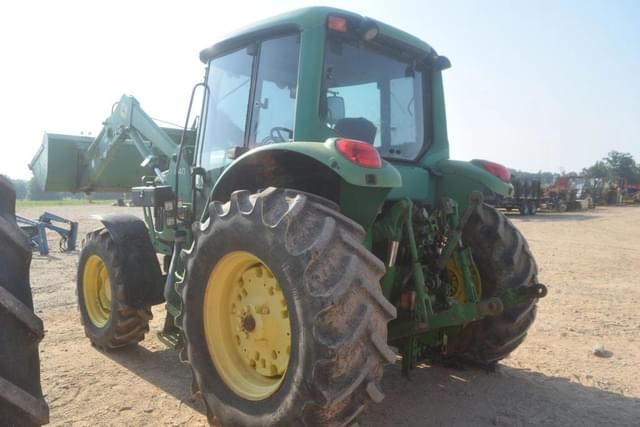 Image of John Deere 6420 equipment image 1