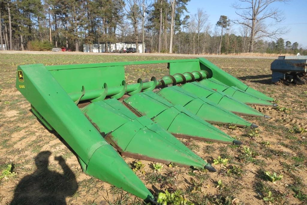 John Deere 644 Equipment Image0