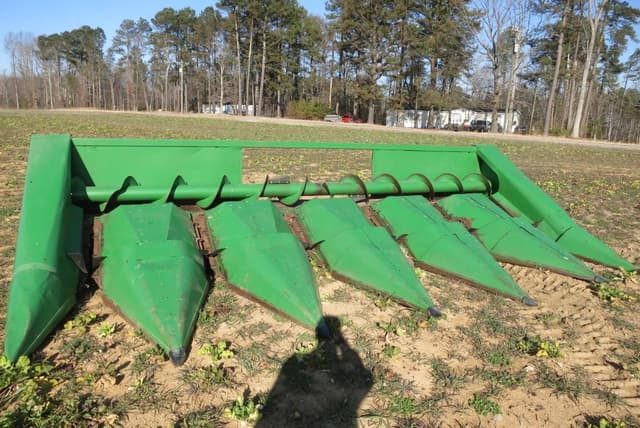 Image of John Deere 644 equipment image 1