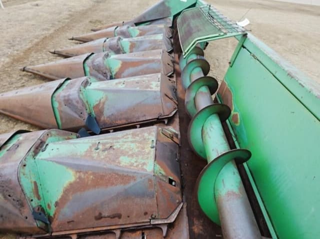 Image of John Deere 644 equipment image 4