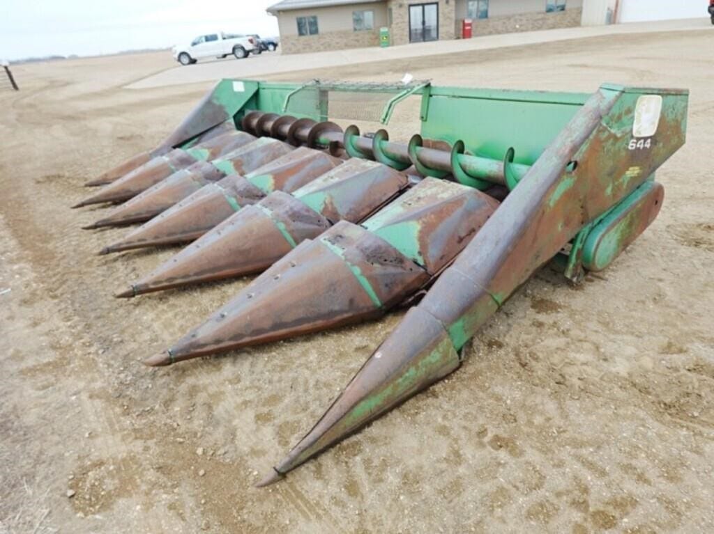 John Deere 644 Equipment Image0