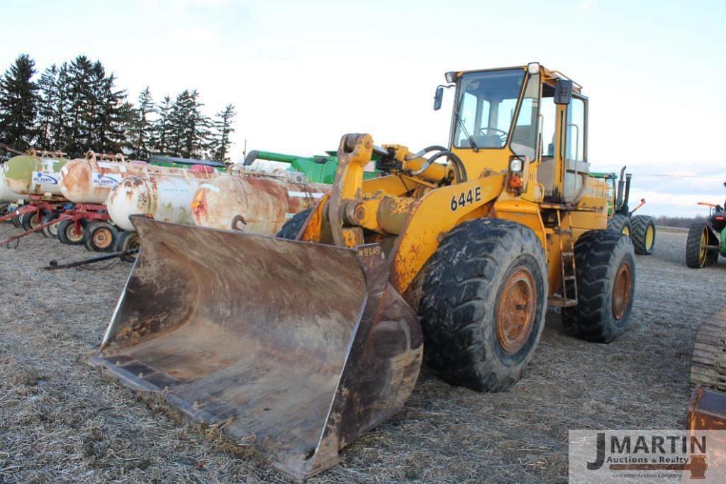 Image of John Deere 644E Primary image