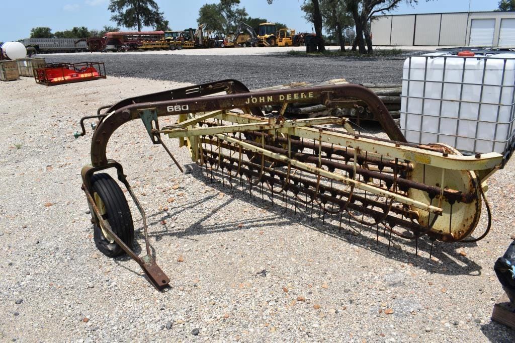 John Deere 660 Equipment Image0