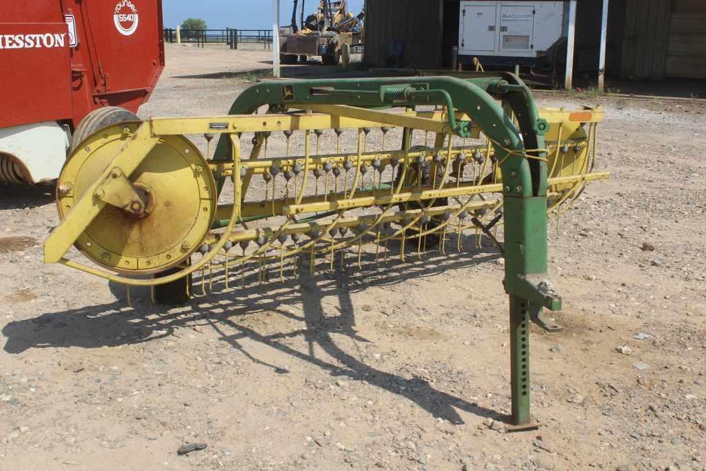 Image of John Deere 660 Image 0
