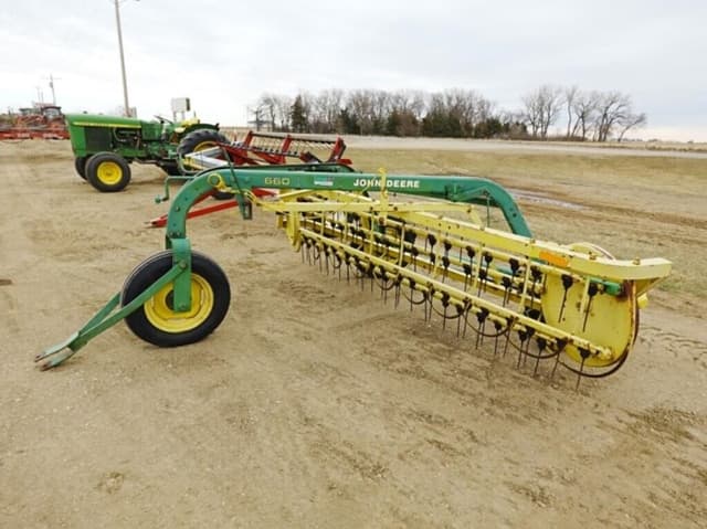 Image of John Deere 660 equipment image 1