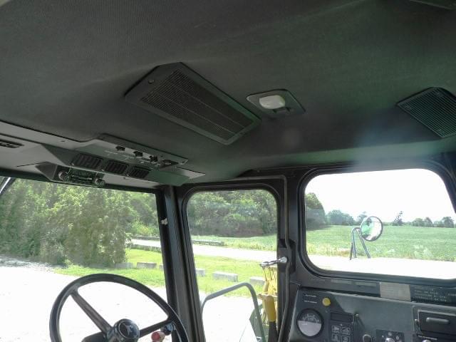 Image of John Deere 6620 Turbo equipment image 4