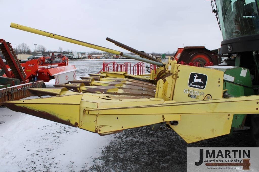 John Deere 666R Equipment Image0
