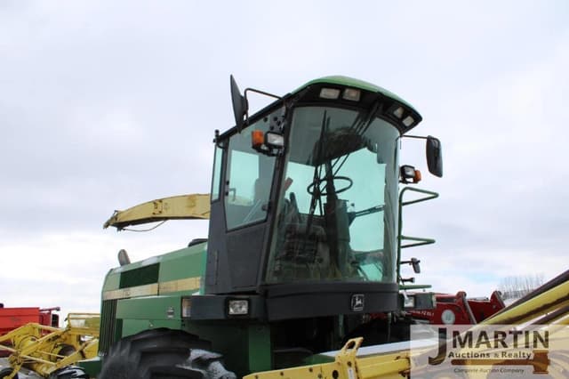 Image of John Deere 6710 equipment image 3